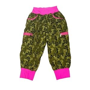 Zumba Women's Cropped Cargo Joggers Accent Waist Dance Gym Workout Fitness